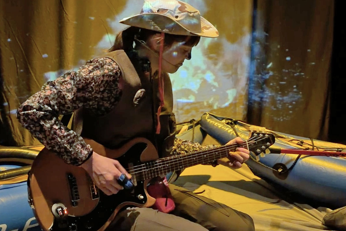 Riverside_Chrige_Hasler_Gitarre